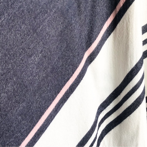 Poncho Wrap Scarf in blue and white - Picture 4 of 13